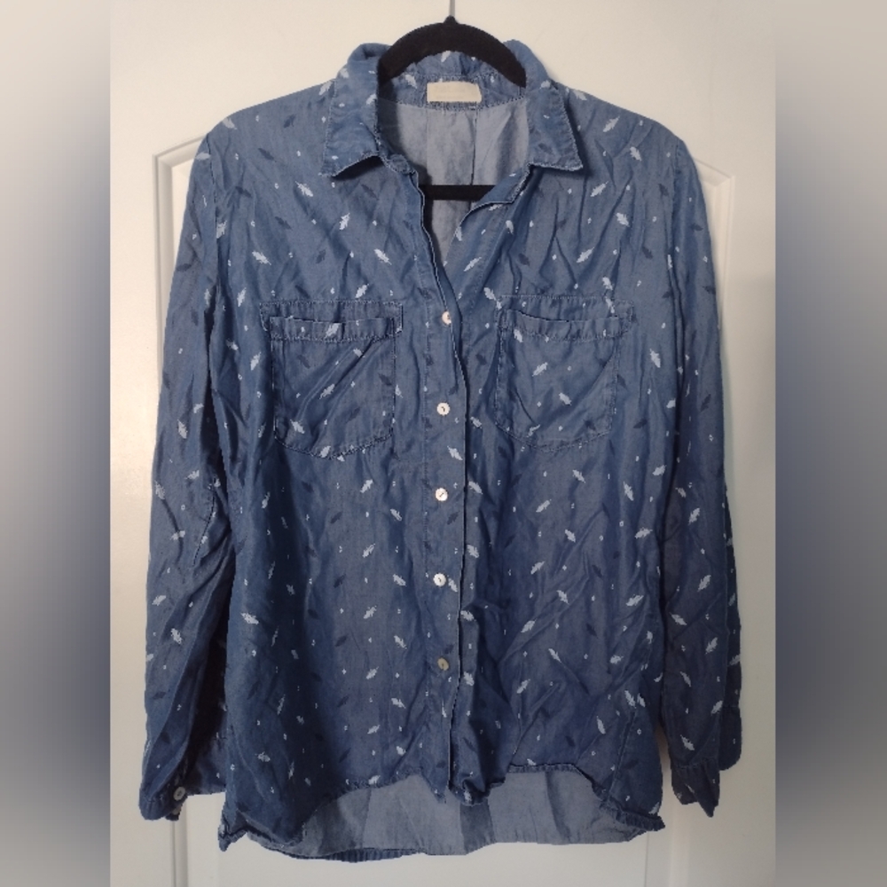 Just Living blue button up shirt breast pockets feather pattern size large NWOT